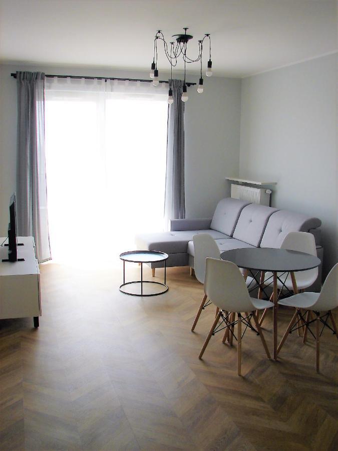 Airport 3Rooms New Apartment With Parking Varsó Kültér fotó